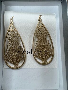 the Jewel Box. Delicate Gold Filigree Teardrop Earrings